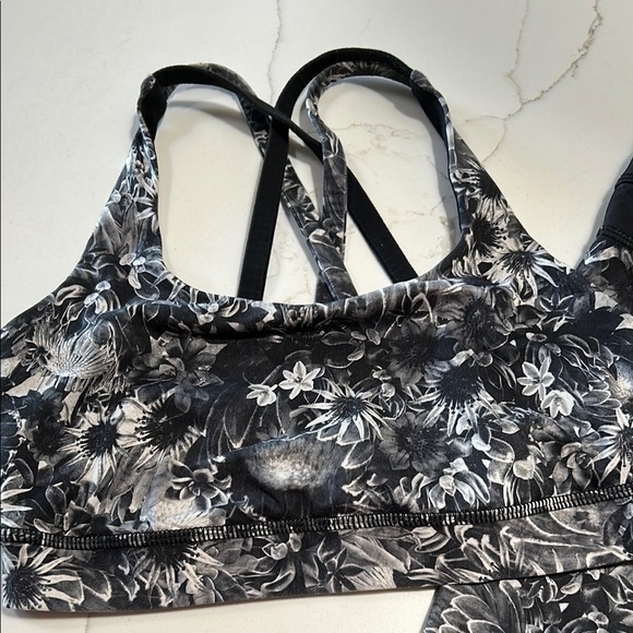 Lululemon Floral Black and White Set - Picture 3 of 10